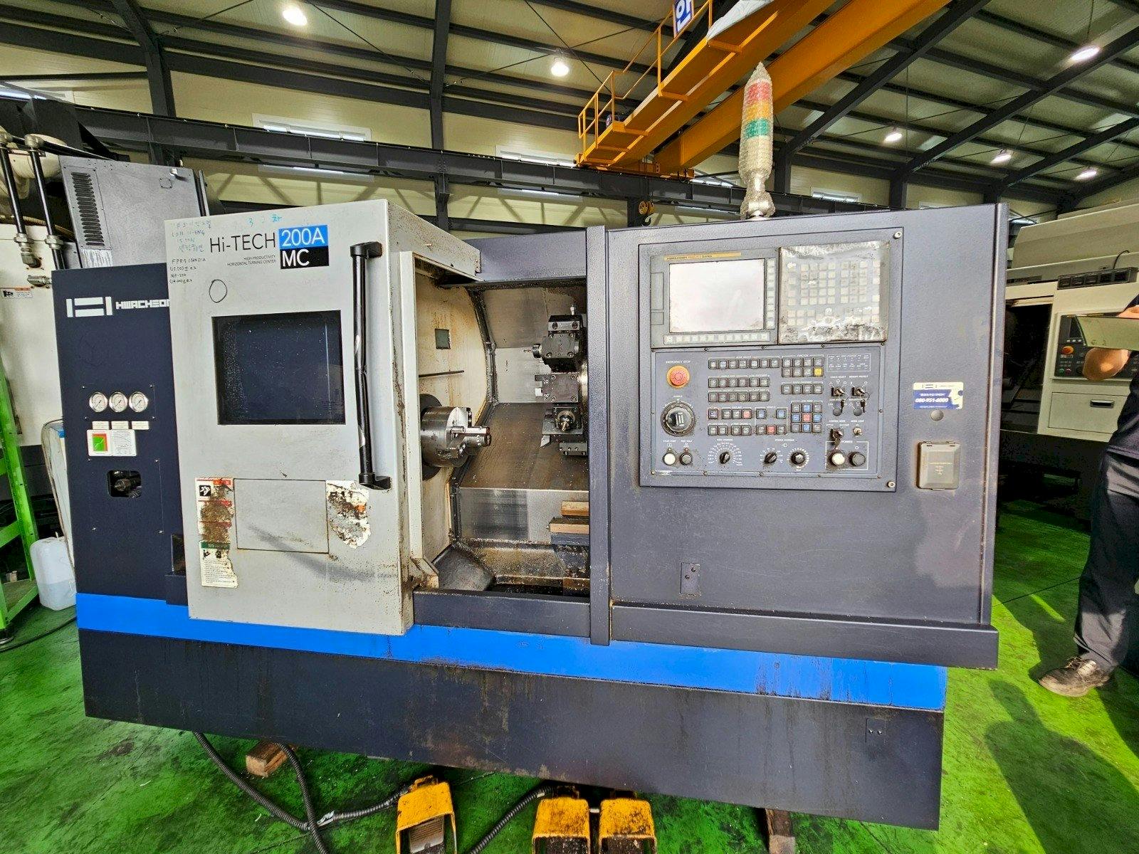 Vooraanzicht  van HWACHEON Hi-Tech 200A MC  machine