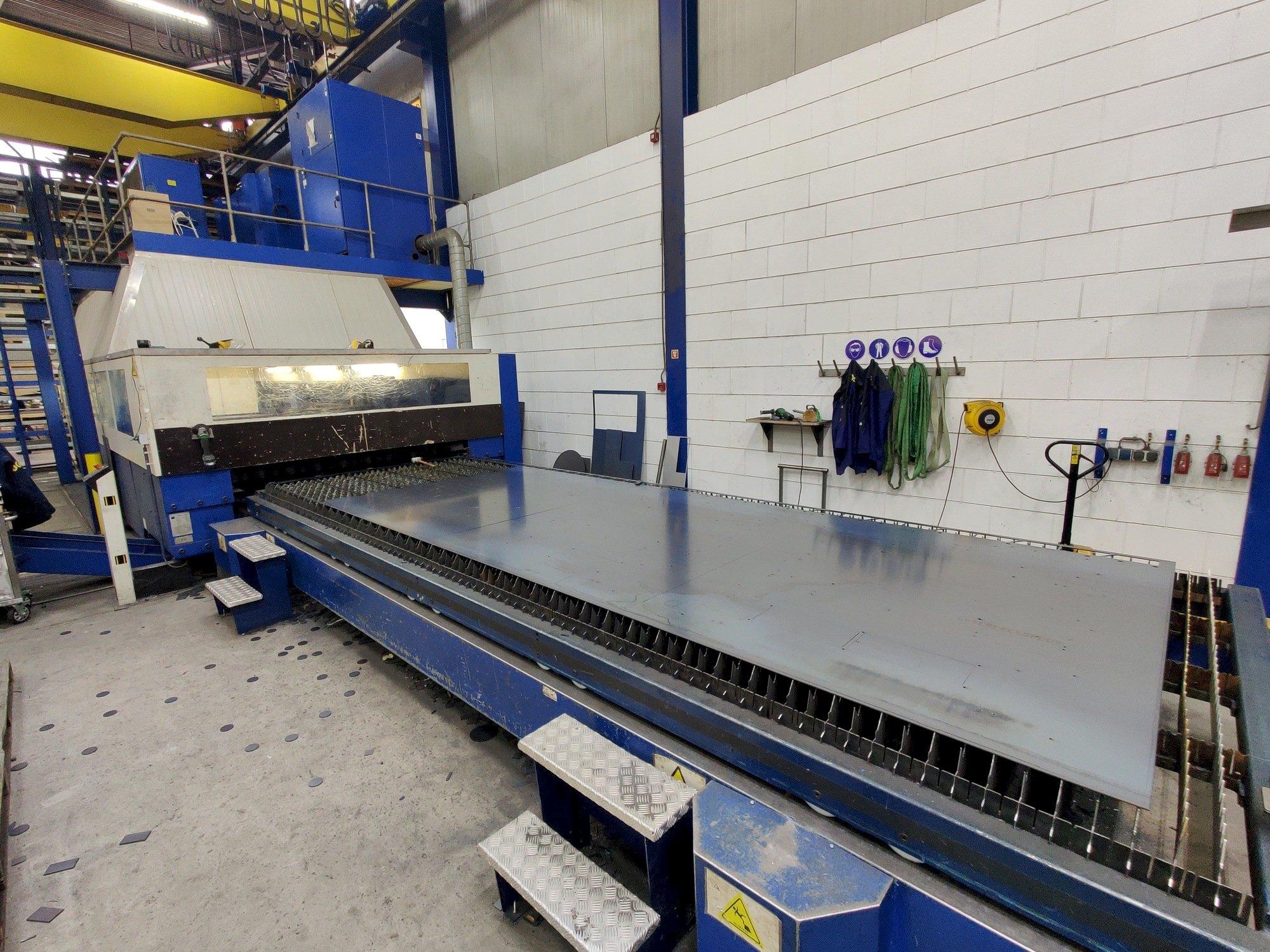 Vooraanzicht  van Trumpf Trumatic L 6050 6kW CO2  machine