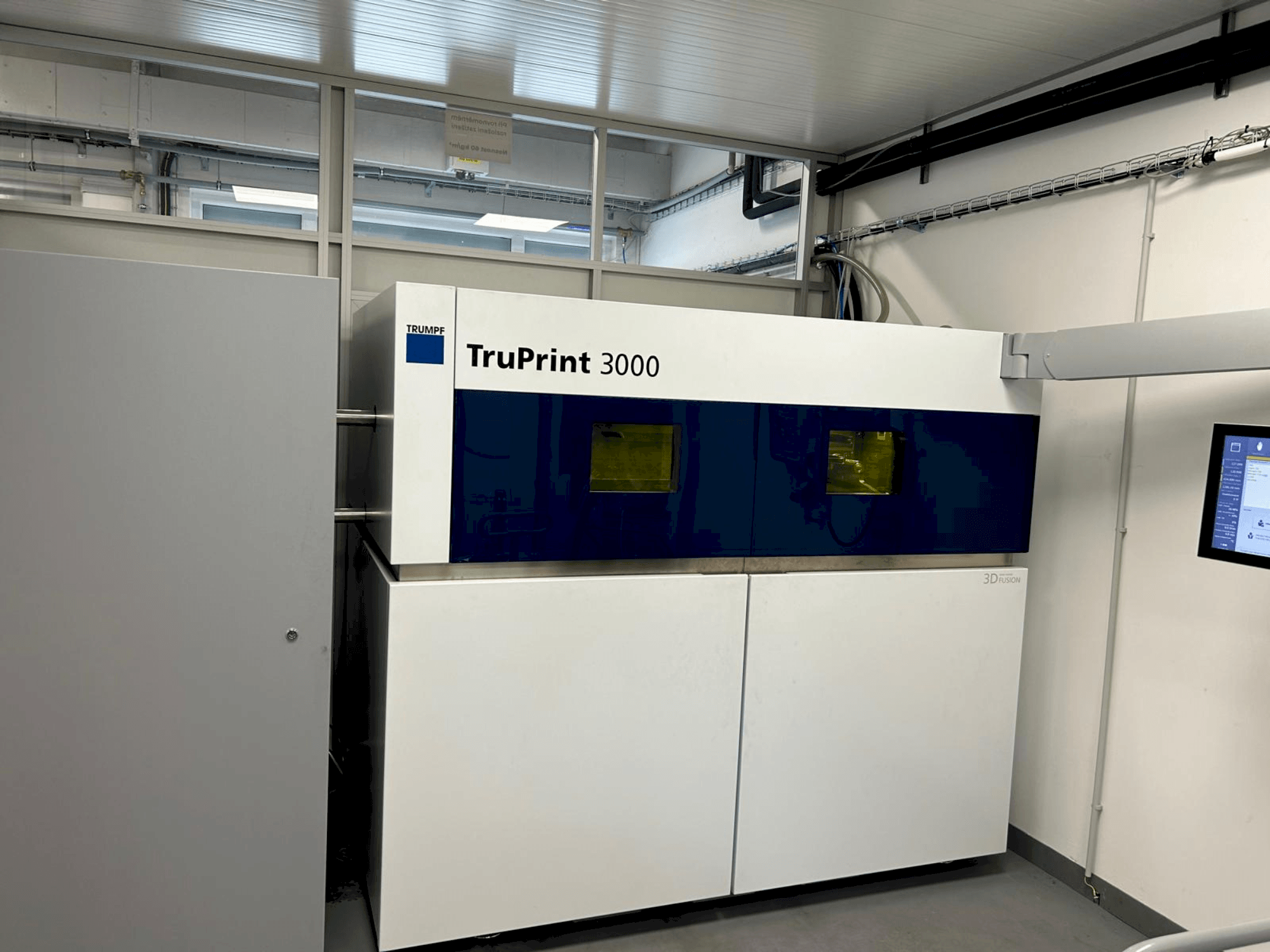 Vooraanzicht  van TRUMPF TruPrint 3000  machine