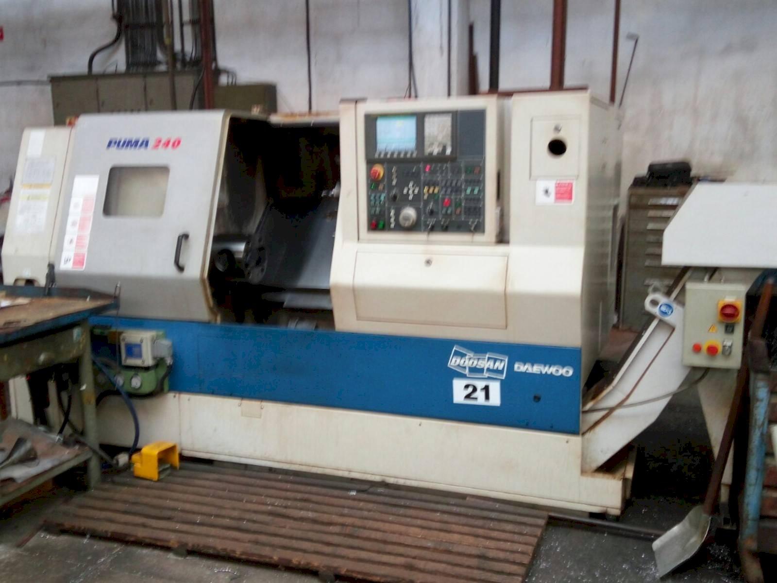 Vooraanzicht  van Doosan Puma 240B  machine