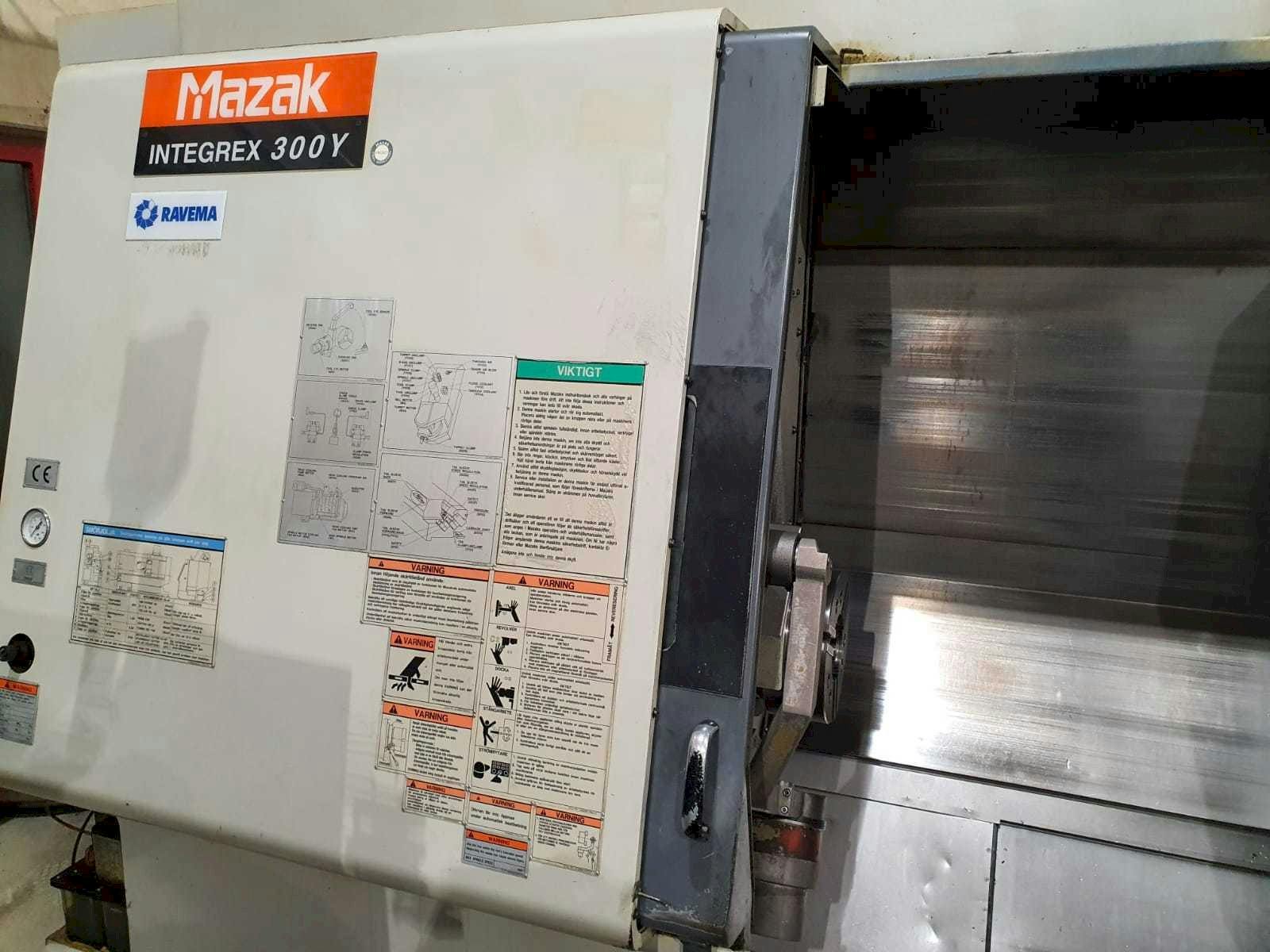 Vooraanzicht  van Mazak Integrex 300Y  machine