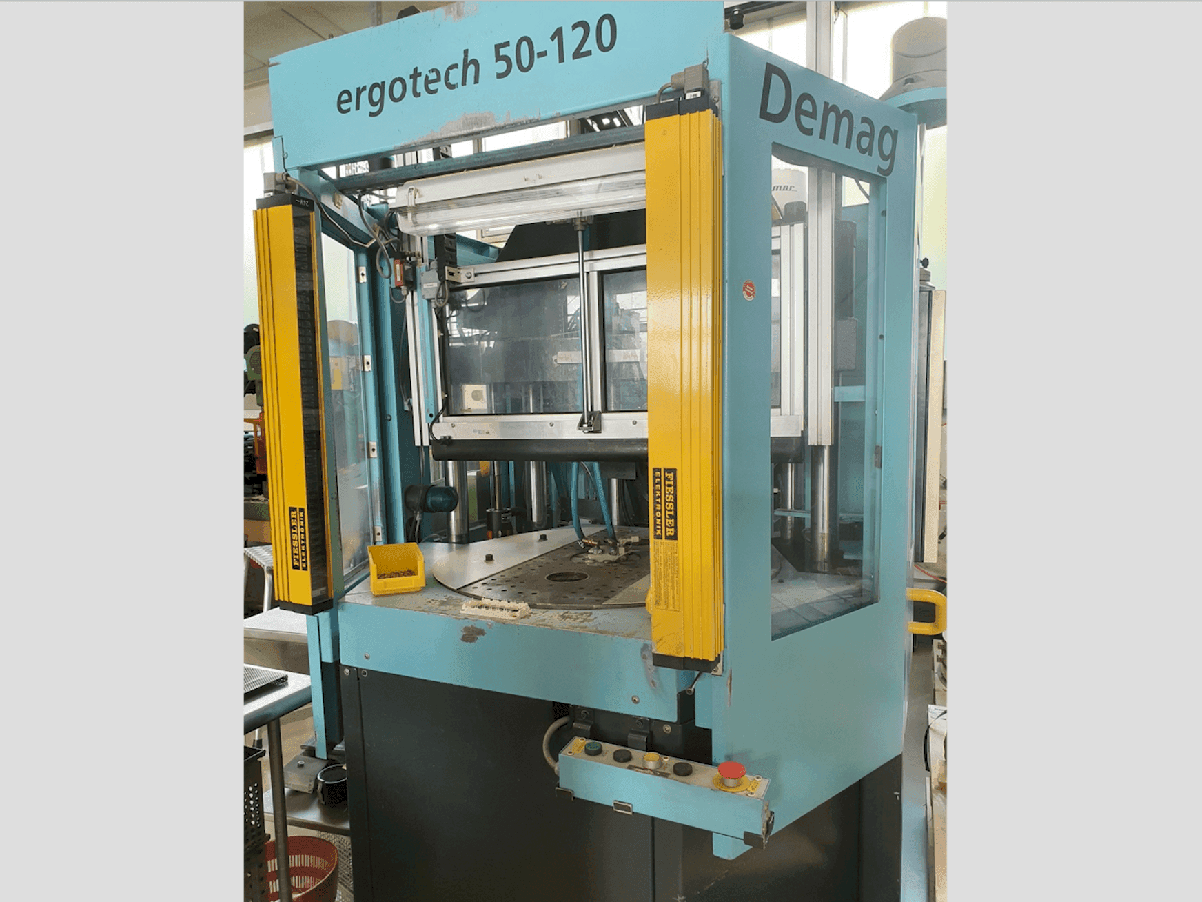 Vooraanzicht  van DEMAG Ergotech 50-120  machine