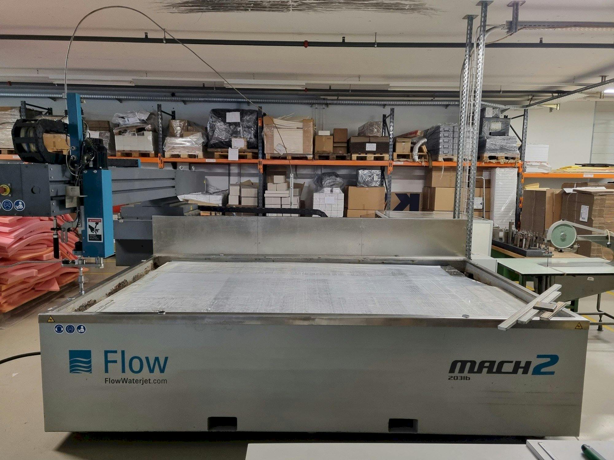 Vooraanzicht  van Flow M2 3120 B  machine