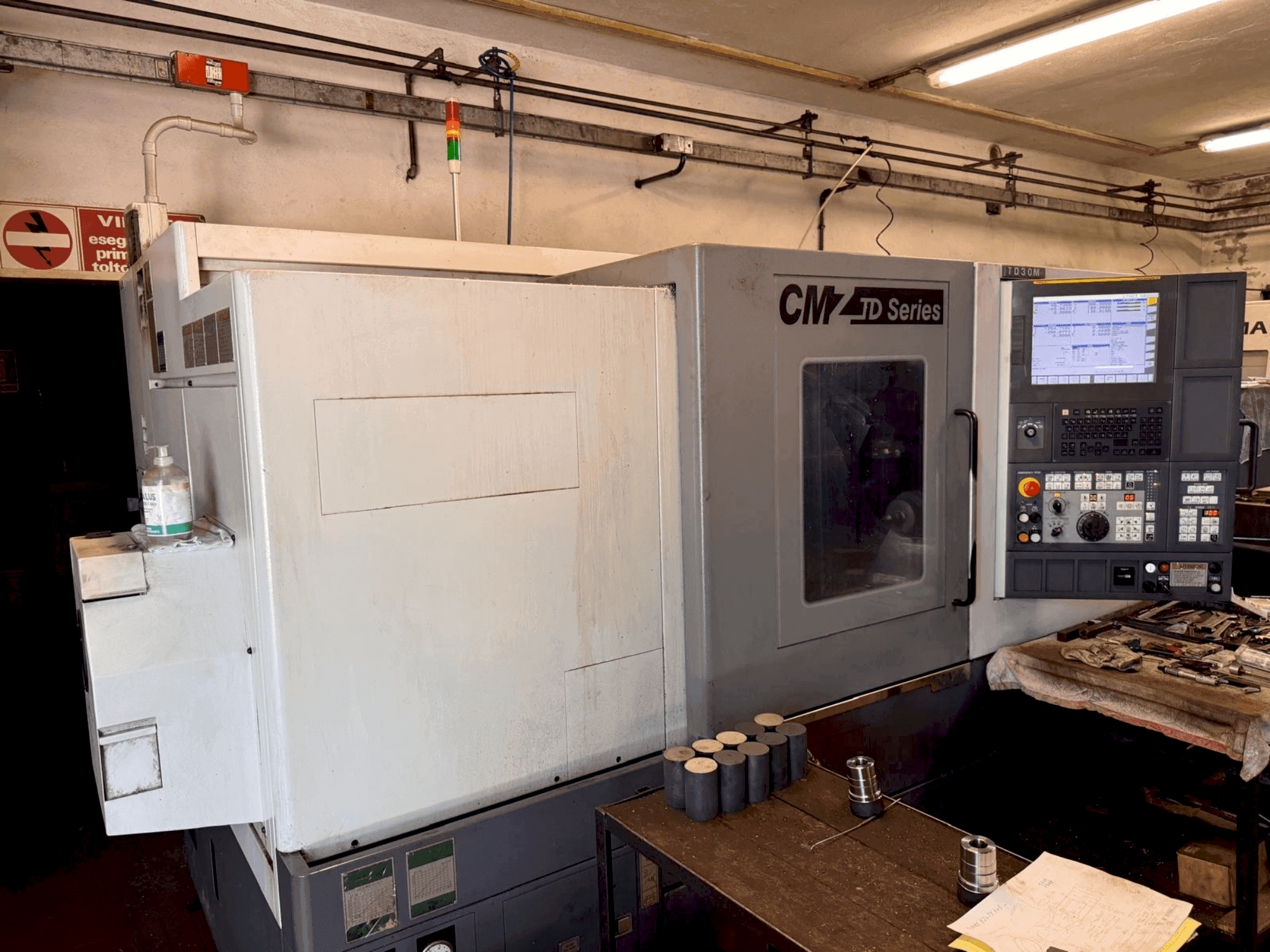 Vooraanzicht  van CMZ TD30M  machine