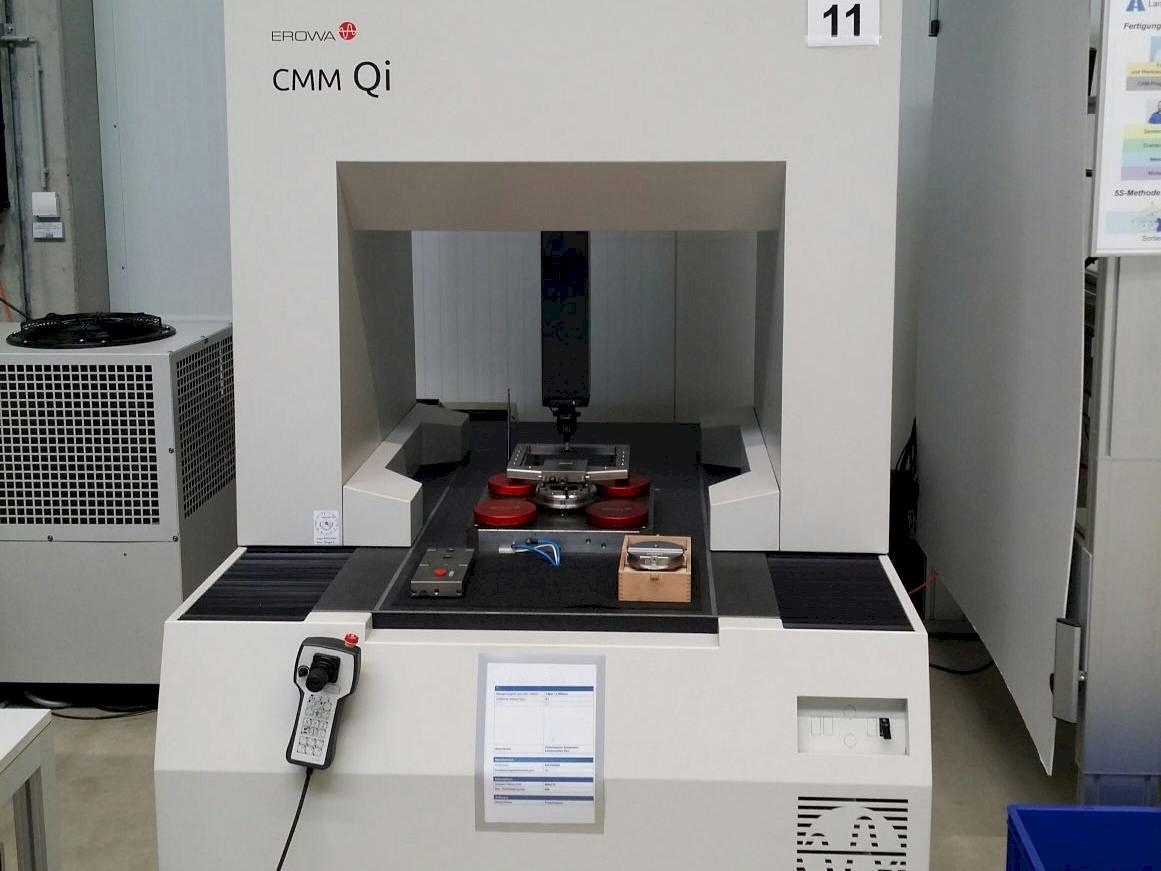 Vooraanzicht  van EROWA CMM Qi  machine