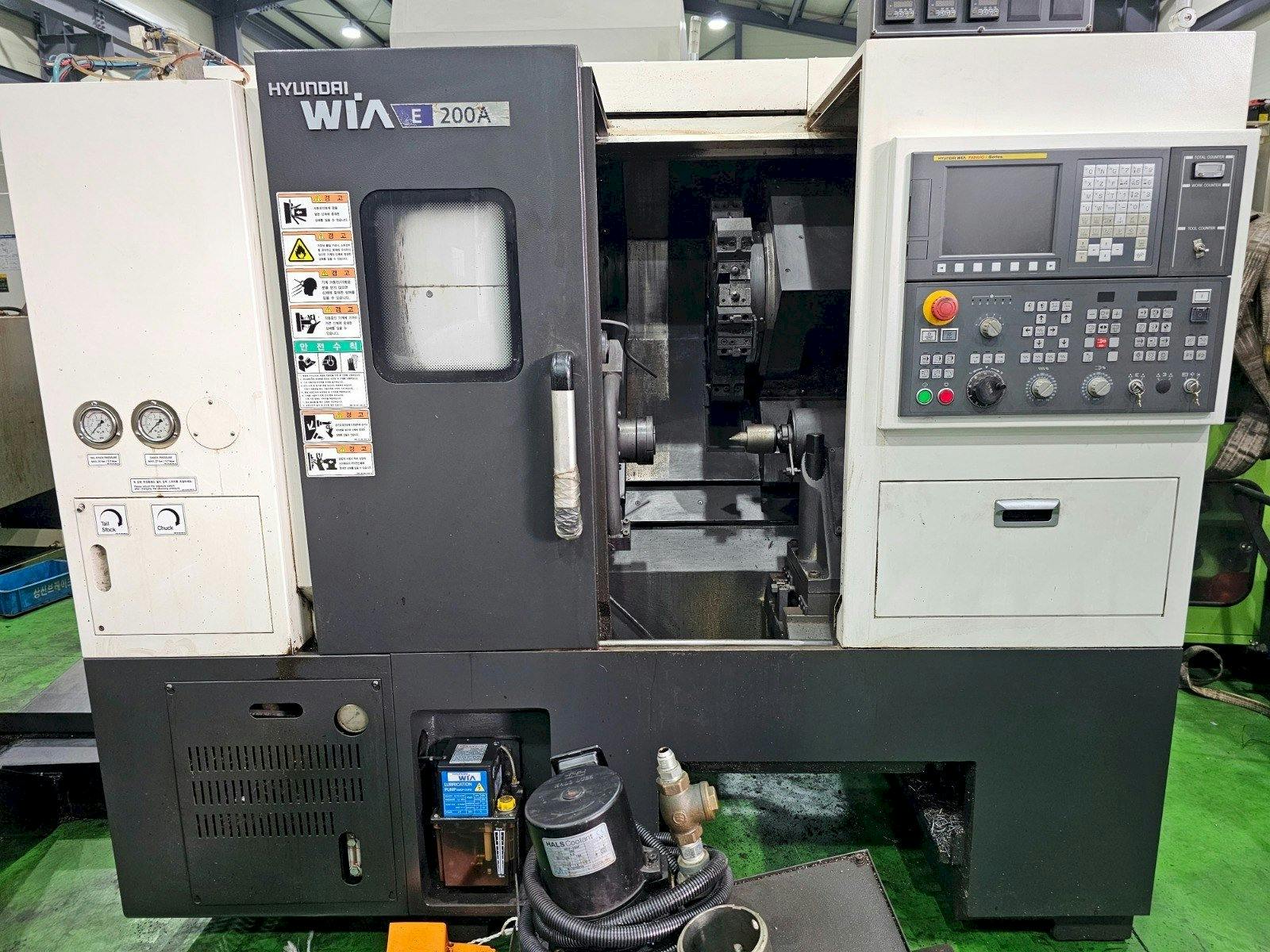 Vooraanzicht  van Hyundai Wia E 200A  machine