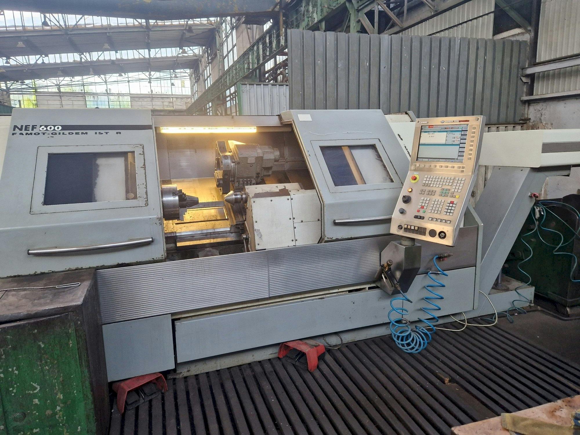 Vooraanzicht  van DMG GILDEMEISTER NEF 600  machine