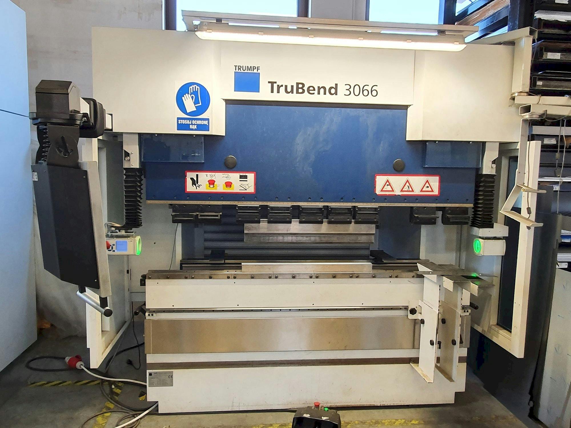 Vooraanzicht  van Trumpf TruBend 3066  machine