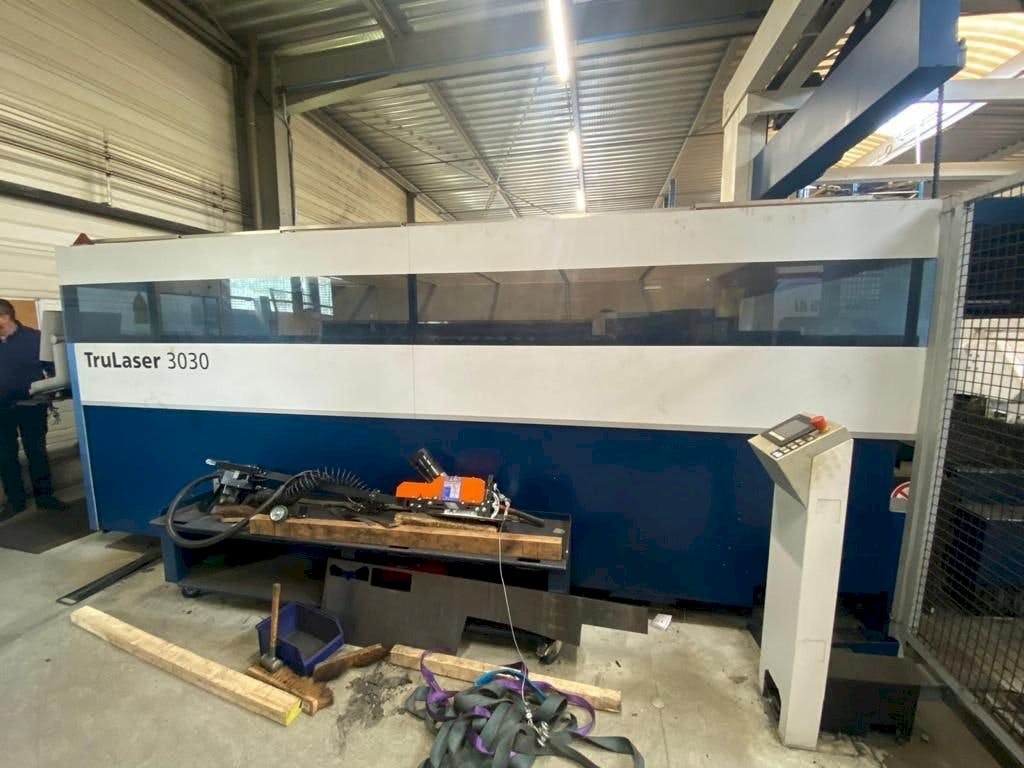 Vooraanzicht  van Trumpf Trulaser 3030 L20  machine