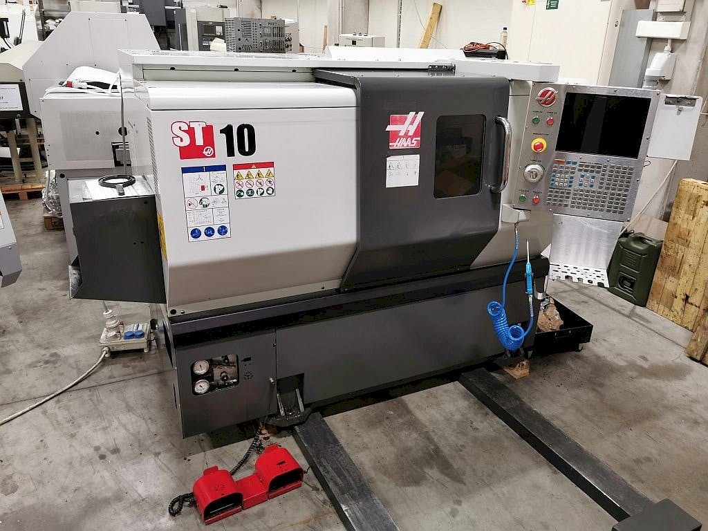 Vooraanzicht  van HAAS ST 10  machine