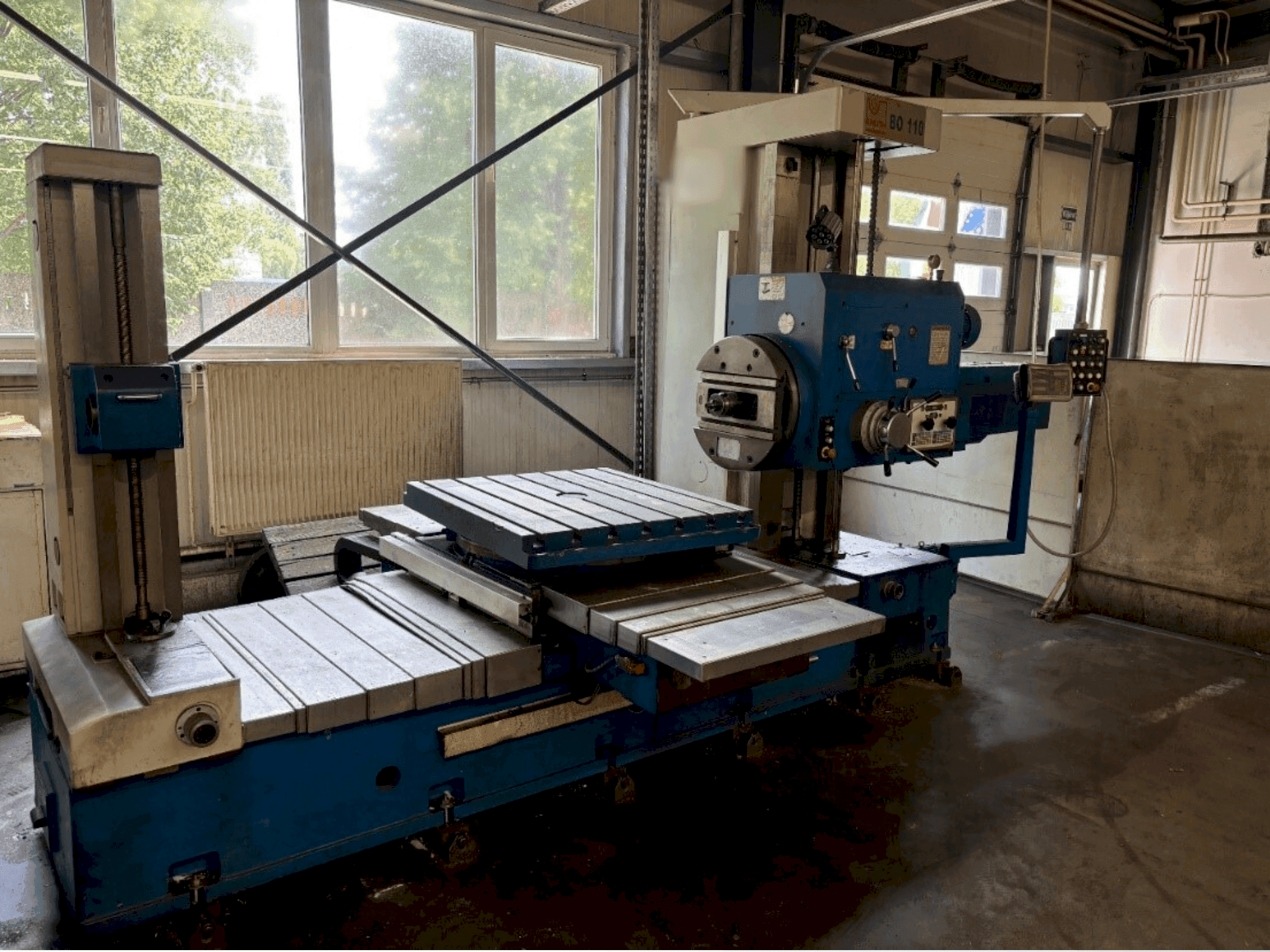 Vooraanzicht  van KNUTH BO 110  machine