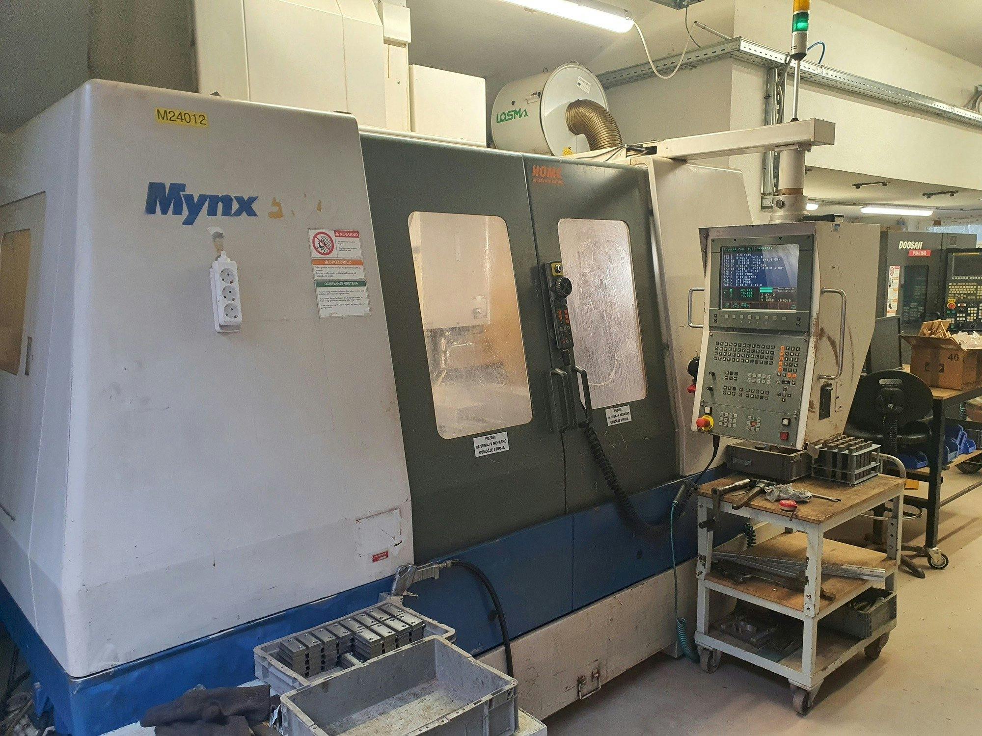 Vooraanzicht  van DAEWOO Mynx 50  machine