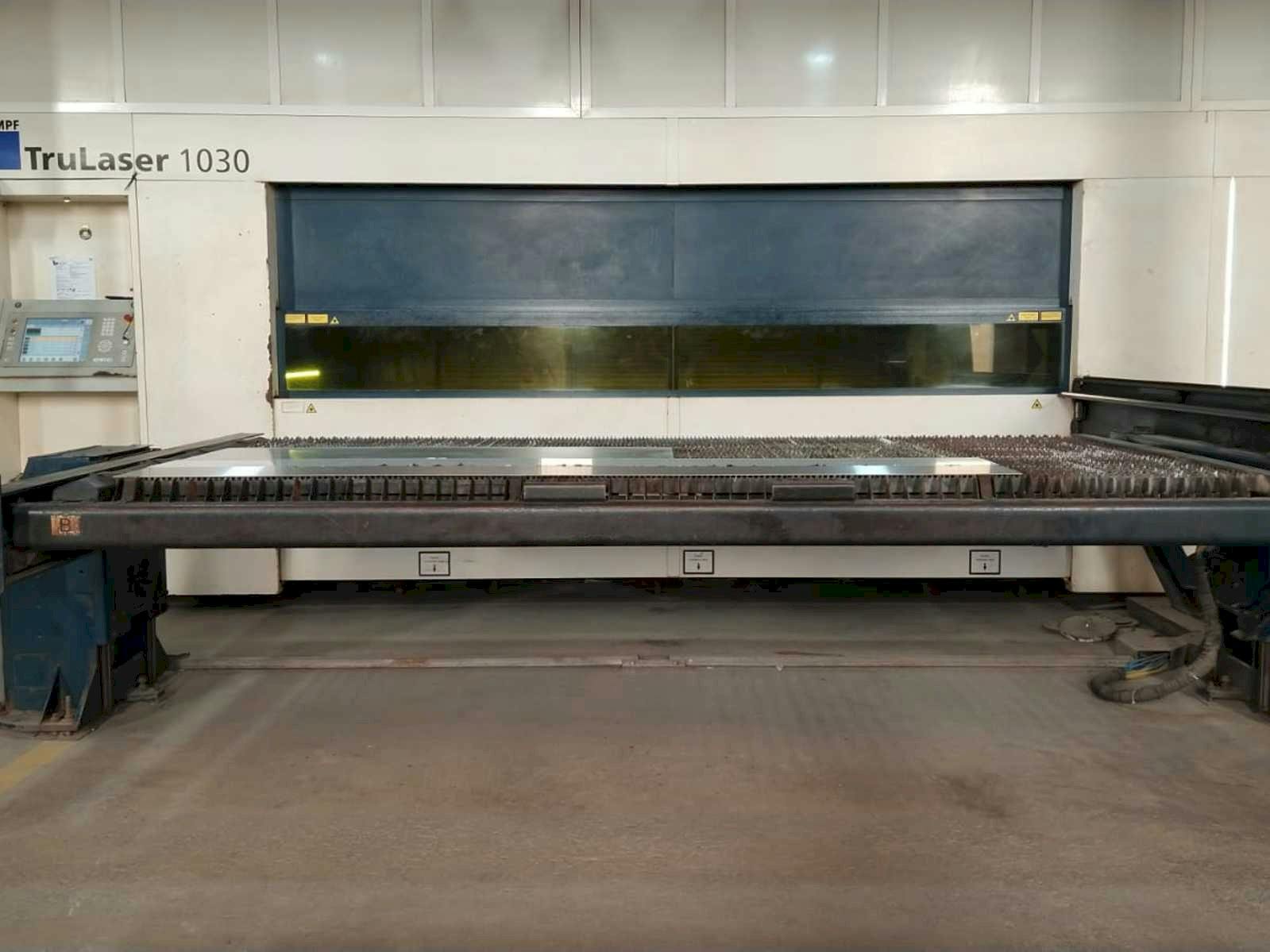 Vooraanzicht  van Trumpf True Laser 1030  machine