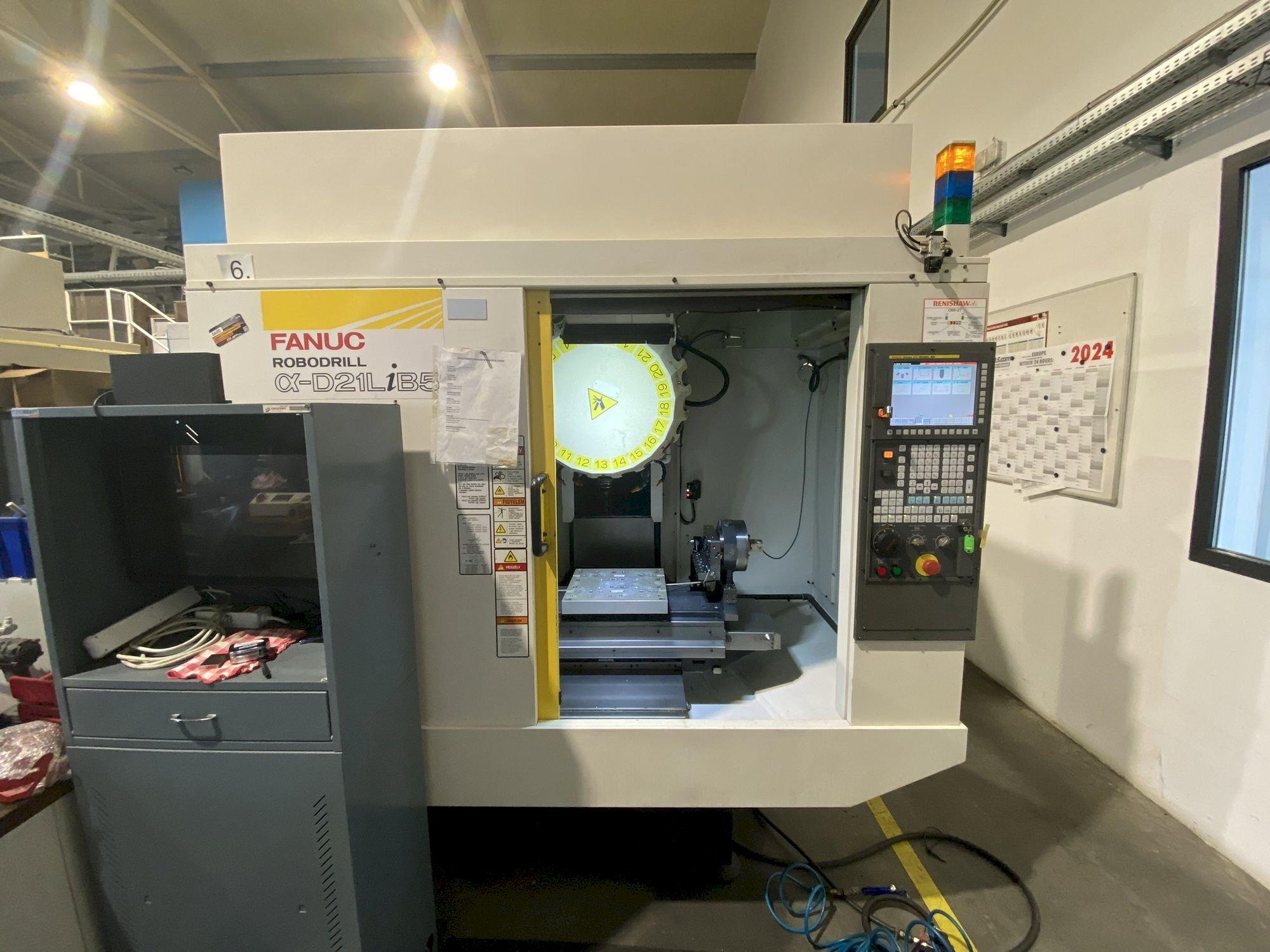 Vooraanzicht  van FANUC Robodrill Alpha D21LiA5  machine