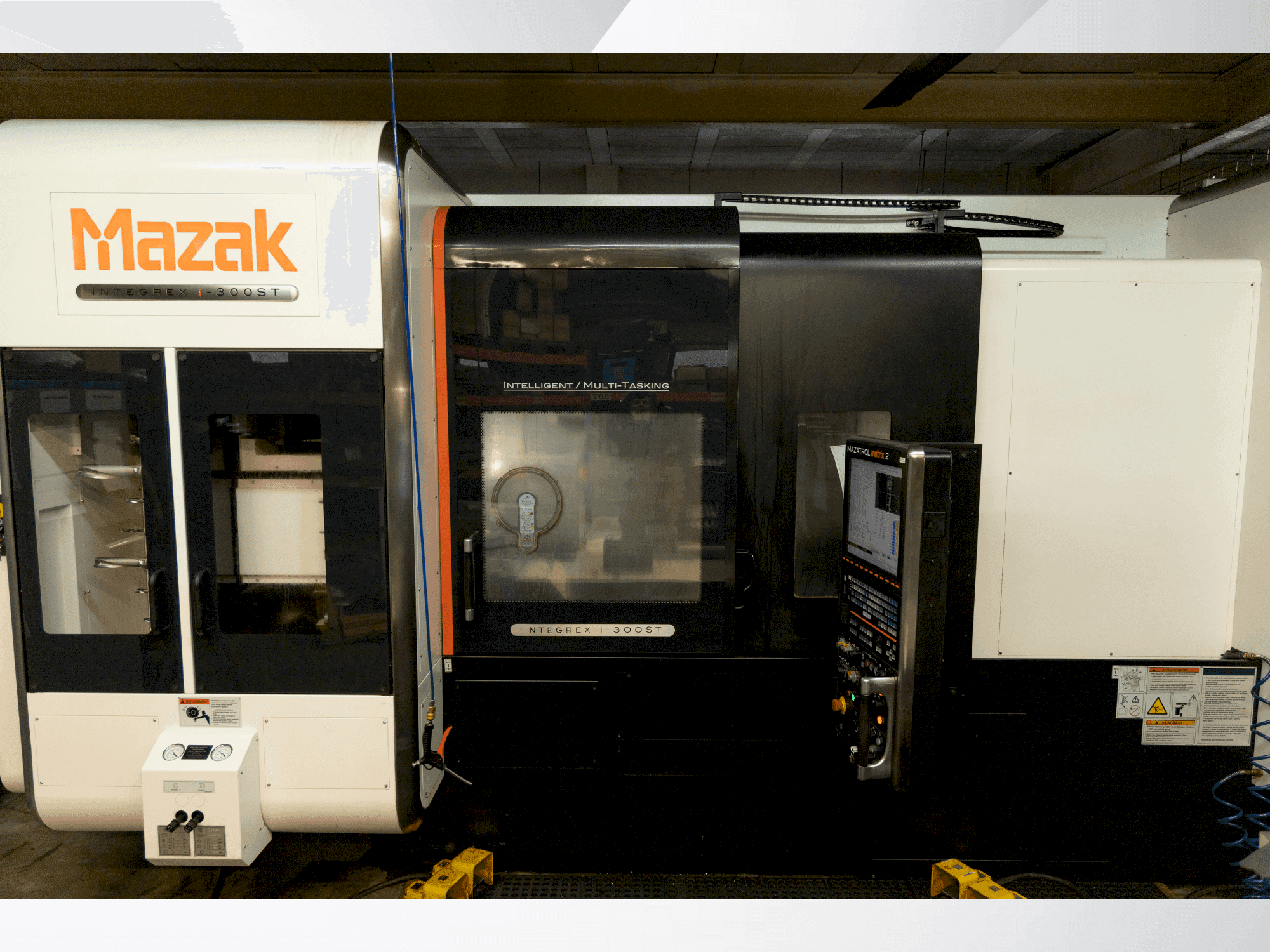 Vooraanzicht  van Mazak Integrex i-300ST-1500U  machine