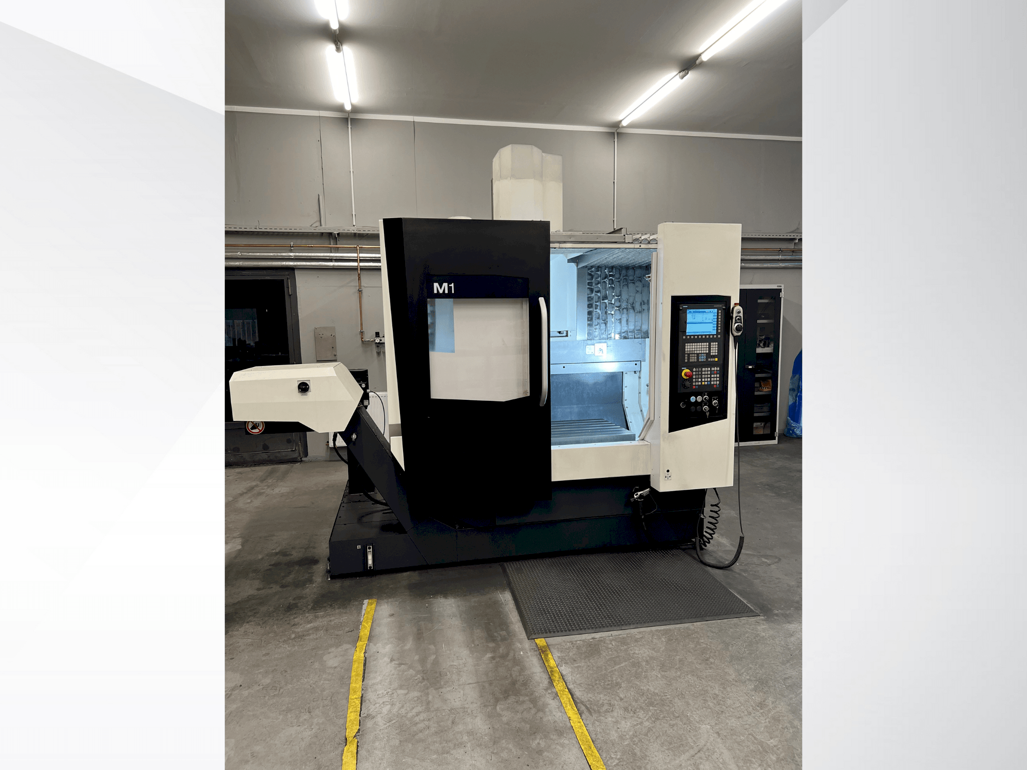 Vooraanzicht  van DMG MORI M1 Pro  machine