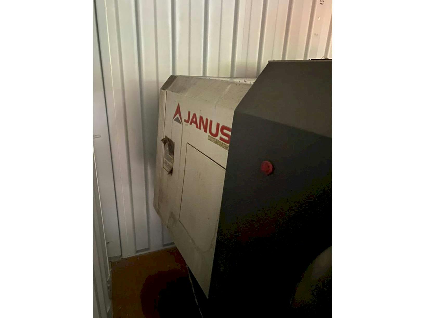 Vooraanzicht  van JANUS TK610/1350 CNC  machine