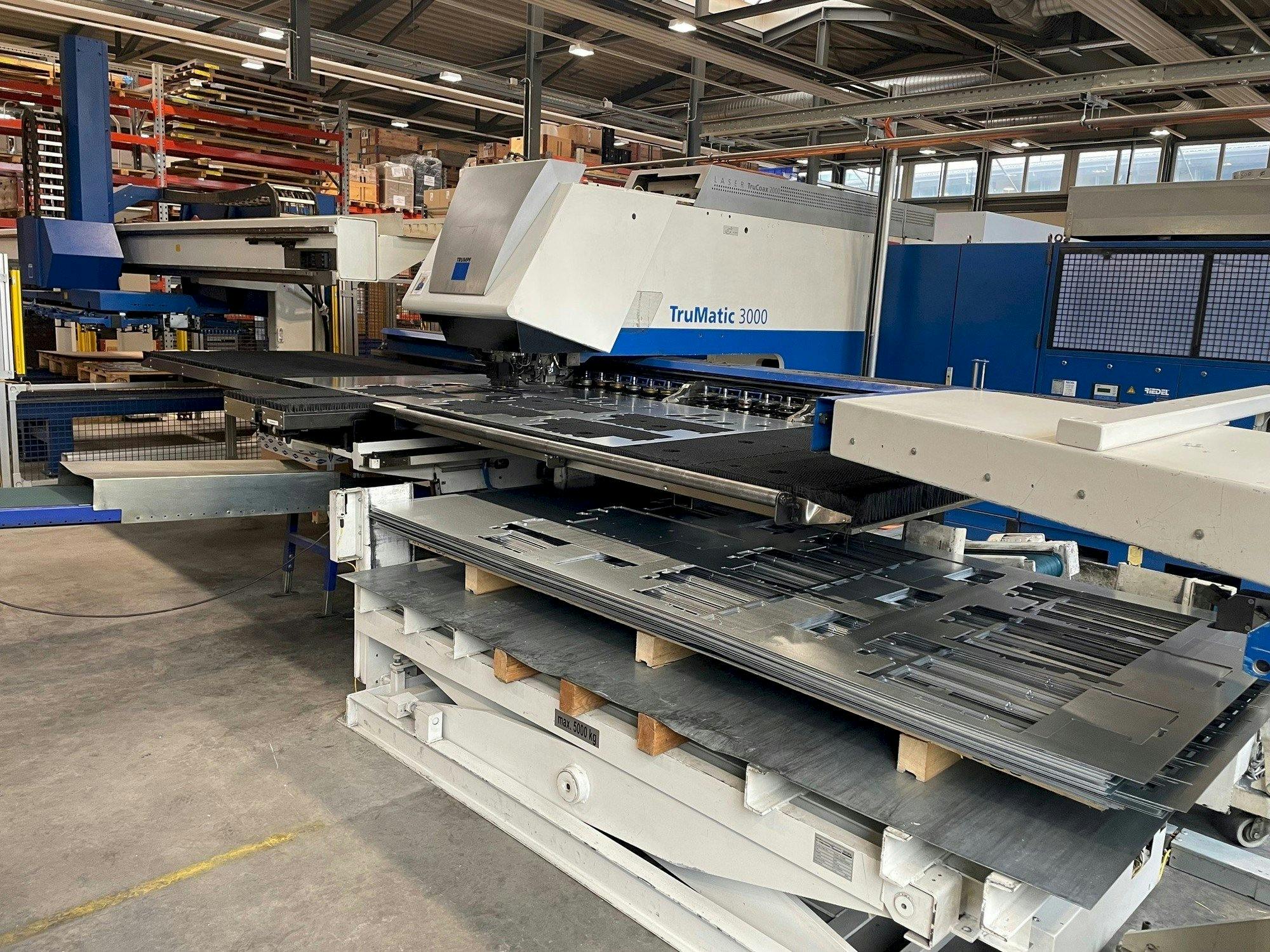 Vooraanzicht  van TRUMPF Trumatic 3000  machine