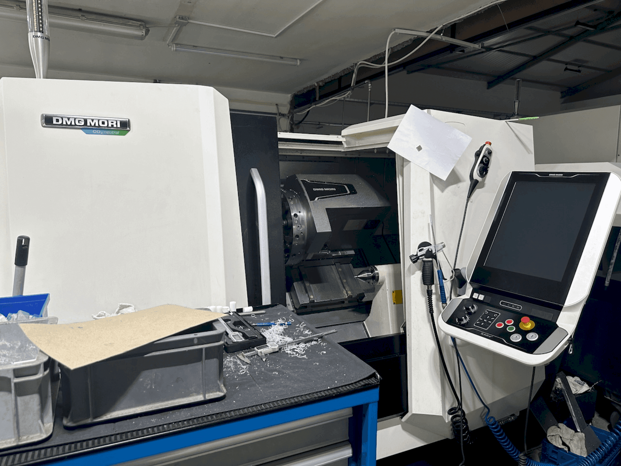 Vooraanzicht  van DMG MORI CLX 350 V4  machine