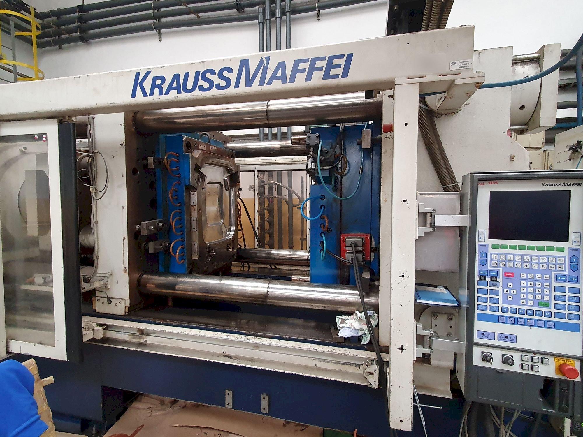 Vooraanzicht  van Krauss Maffei 800-4350 BM (1996)  machine