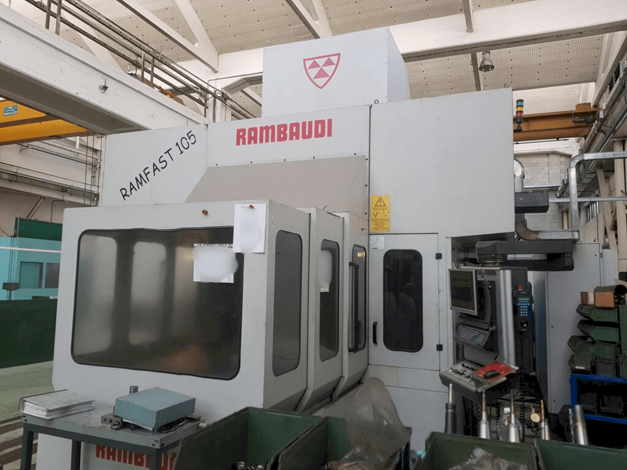 Vooraanzicht  van Rambaudi RAMFAST RF105  machine