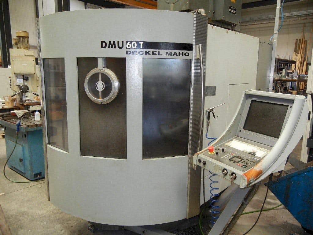 Vooraanzicht  van DECKEL MAHO DMU 60 T  machine