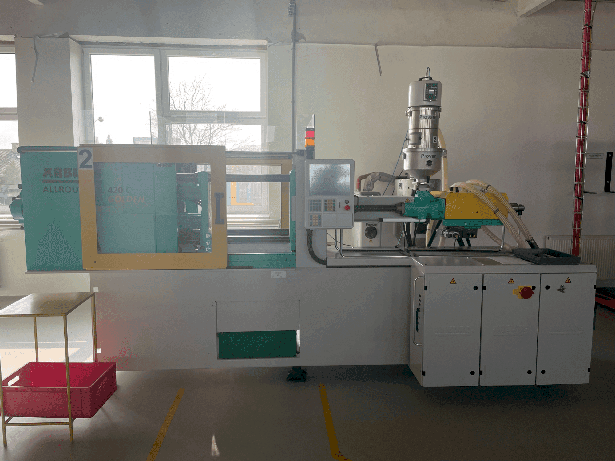 Vooraanzicht  van Arburg Allrounder 420C 1000-290  machine