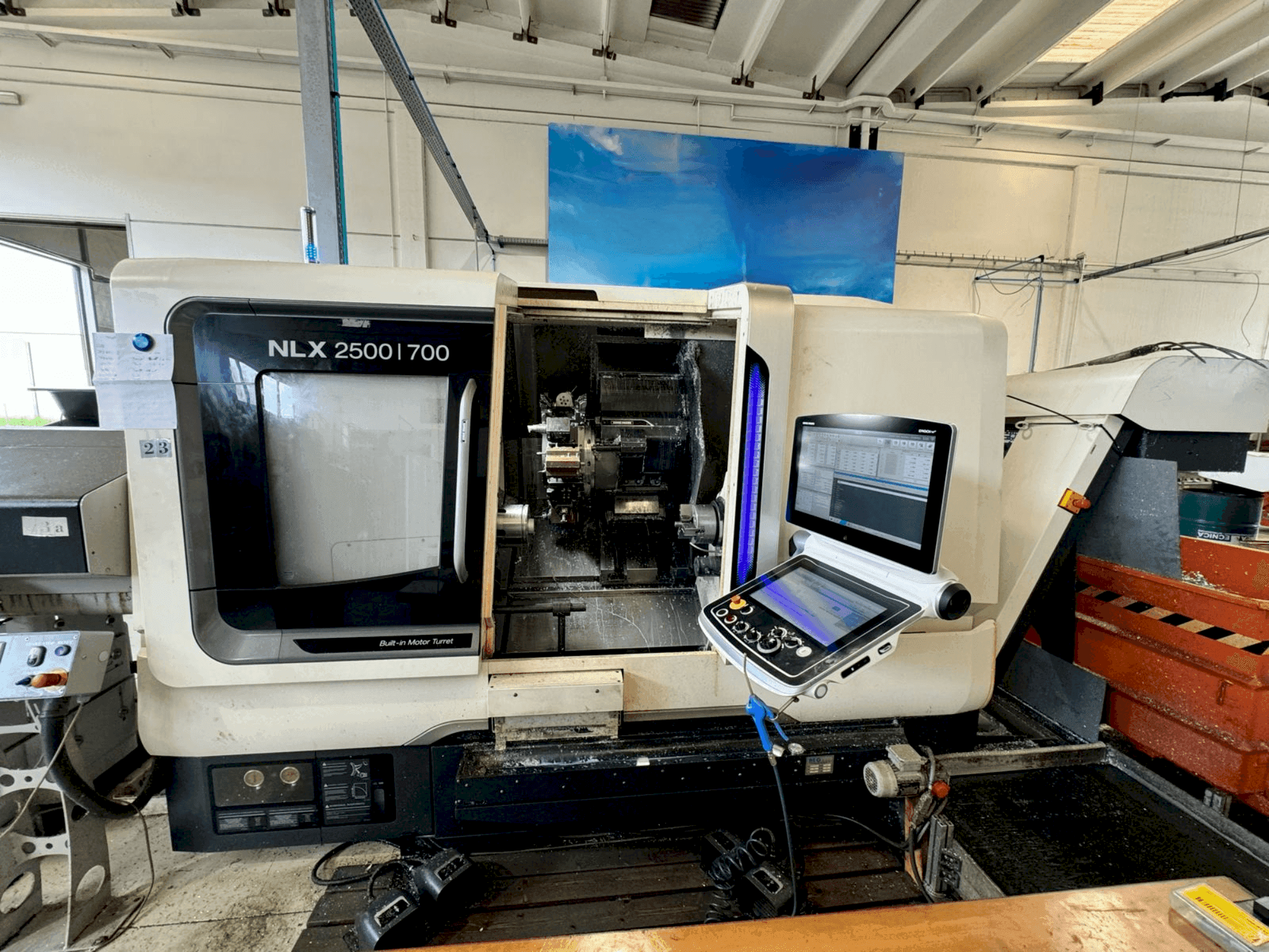 Vooraanzicht  van DMG MORI NLX2500SY/700  machine