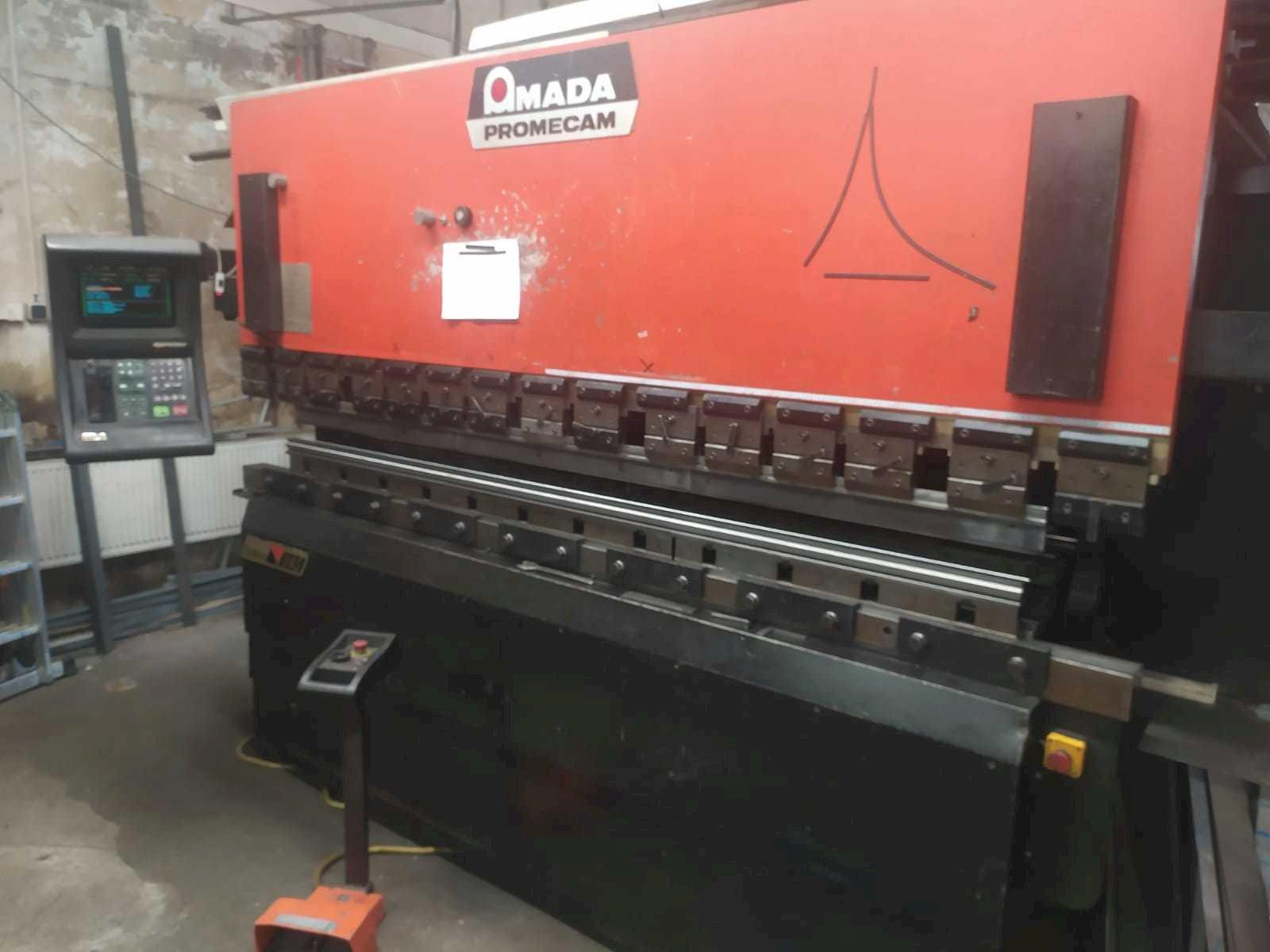 Vooraanzicht  van AMADA APX 100 30  machine