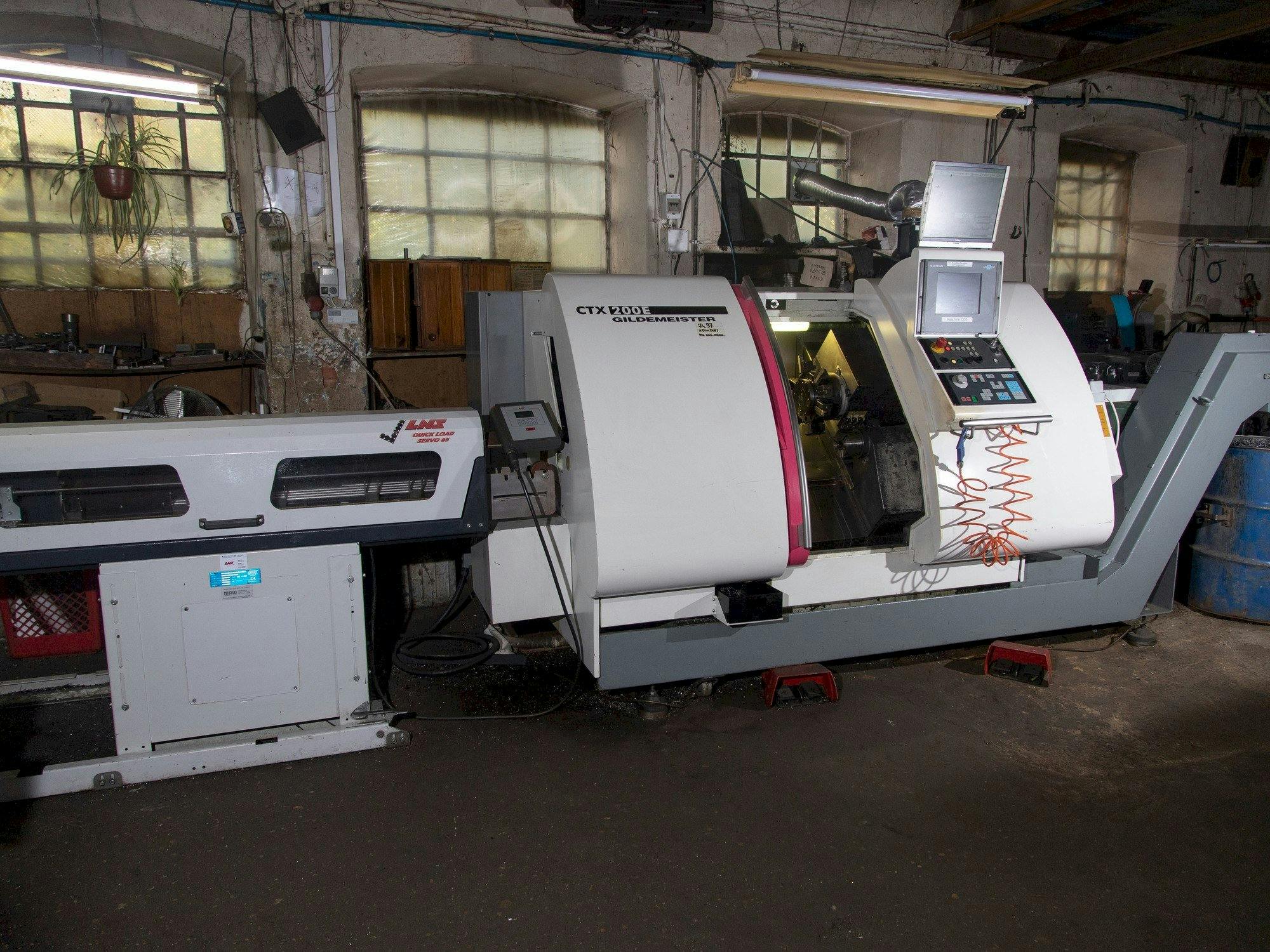 Vooraanzicht  van Gildemeister CTX-200 E  machine