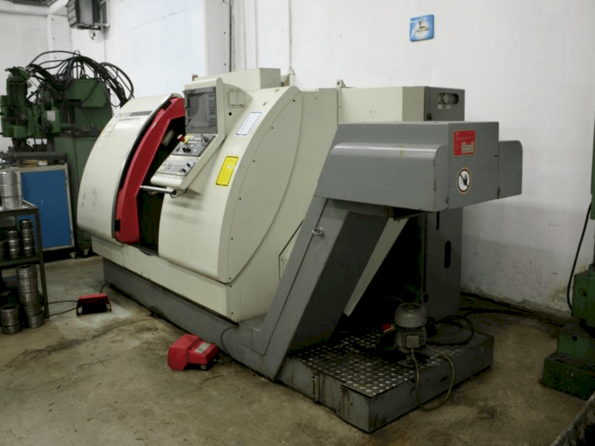 Vooraanzicht  van Gildemeister CTX 400 E  machine