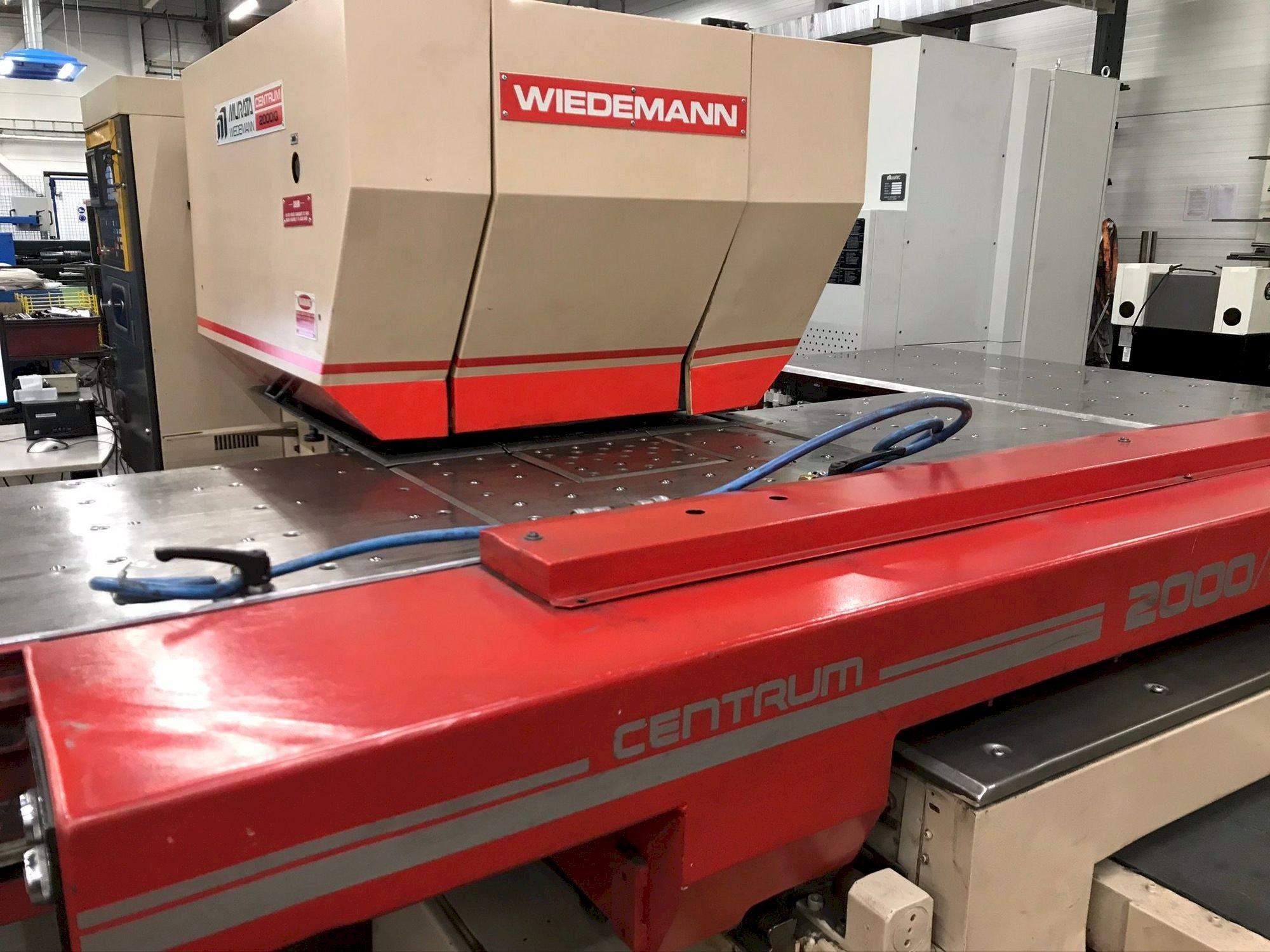 Vooraanzicht  van MURATA Wiedemann 2000/Q  machine