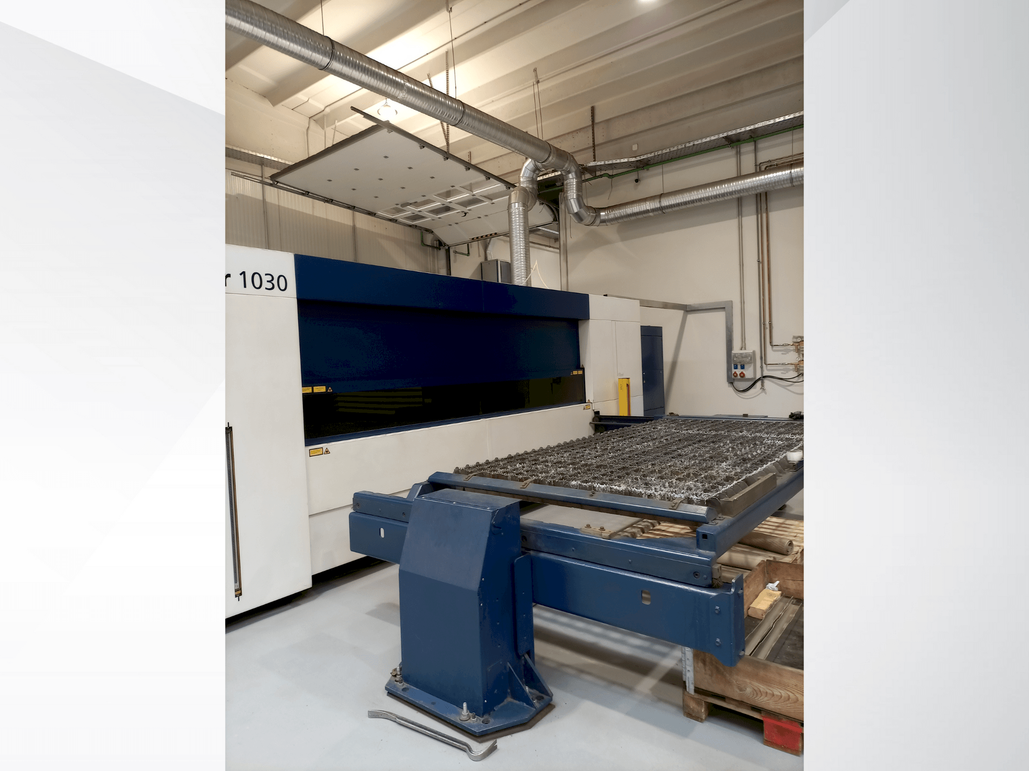 Vooraanzicht  van TRUMPF TruLaser 1030  machine