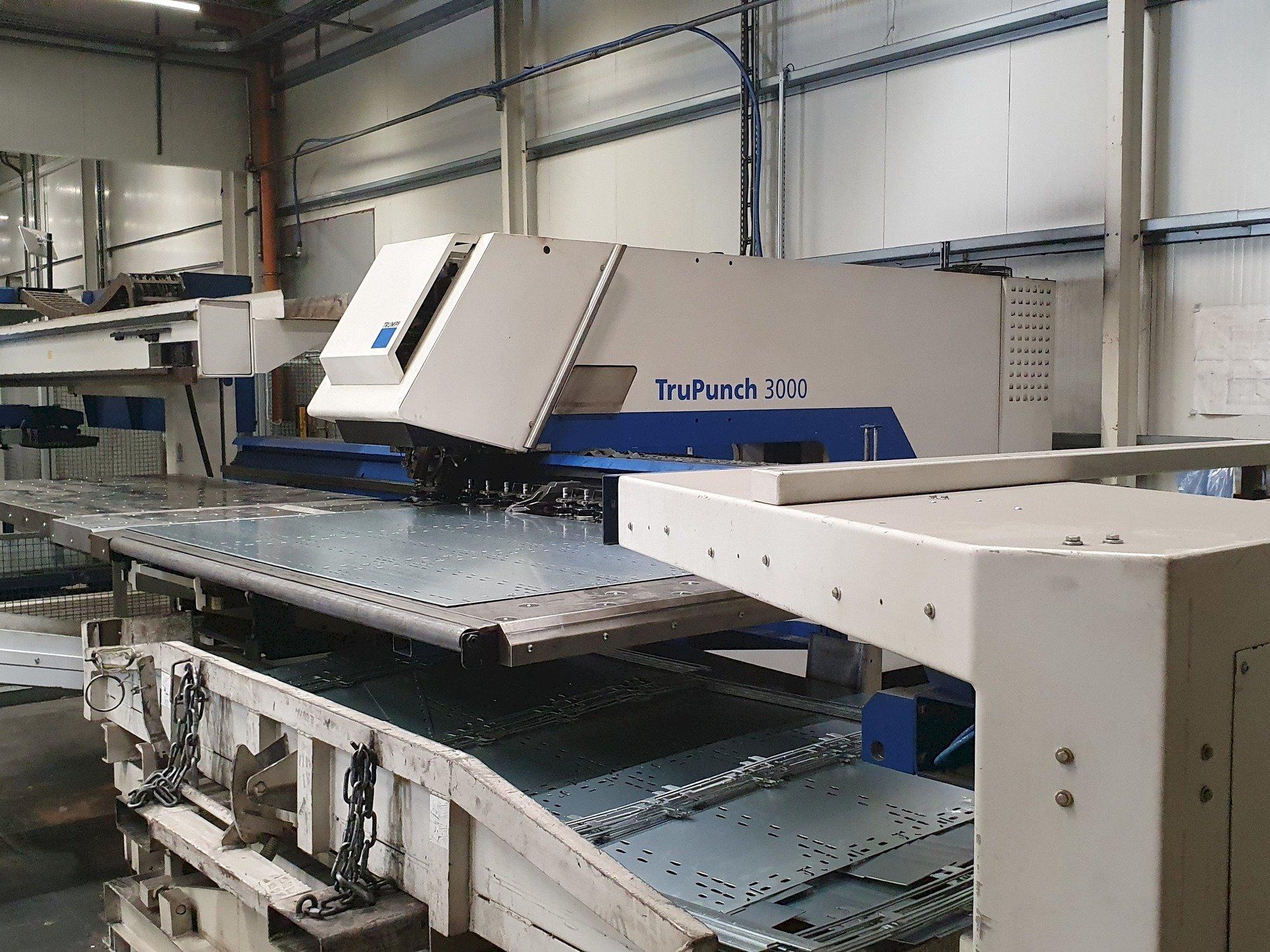 Vooraanzicht  van Trumpf TruPunch 3000 Sheet Master  machine