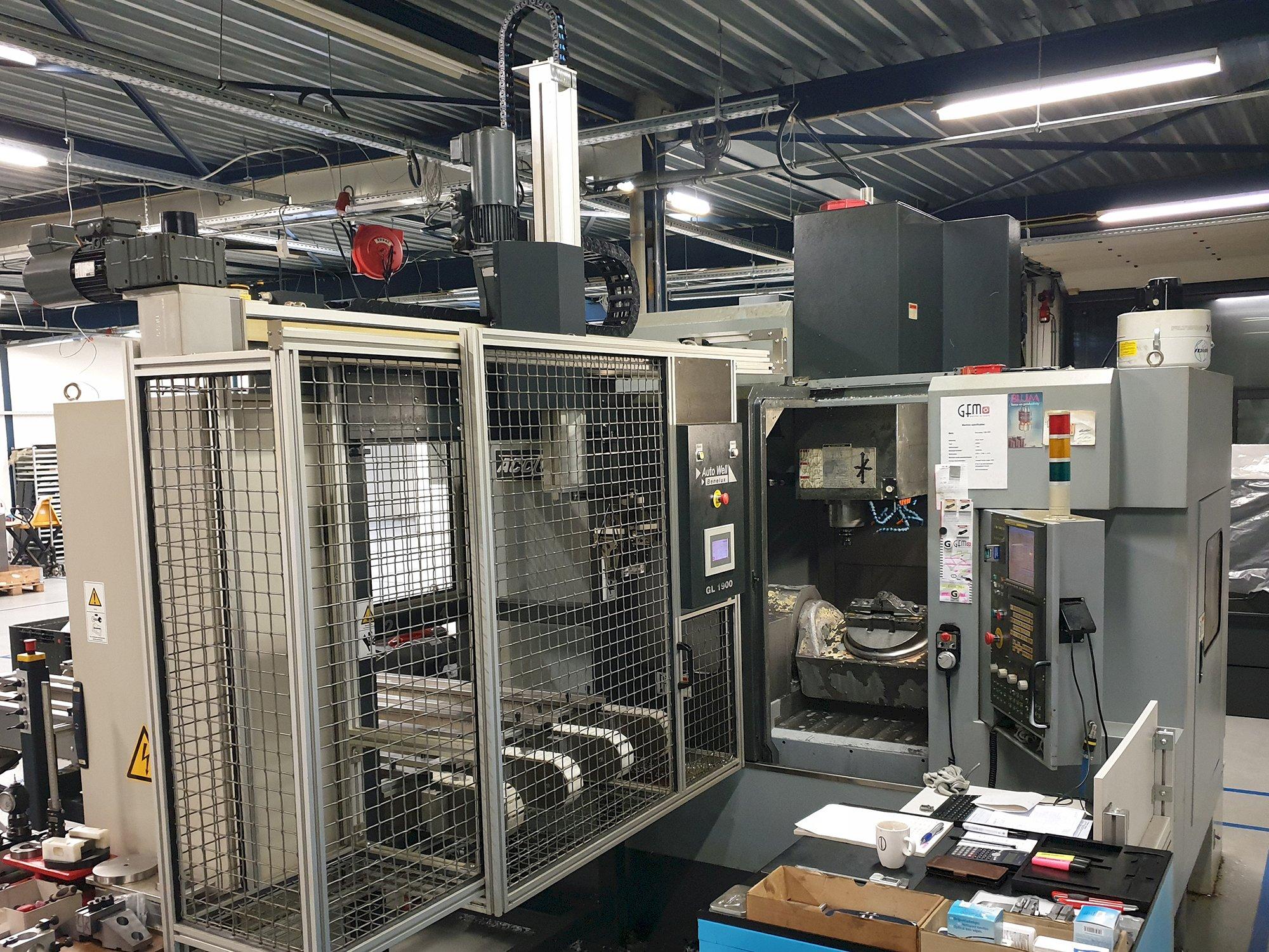 Links zicht  van ACCUWAY UM - 350V5 machine