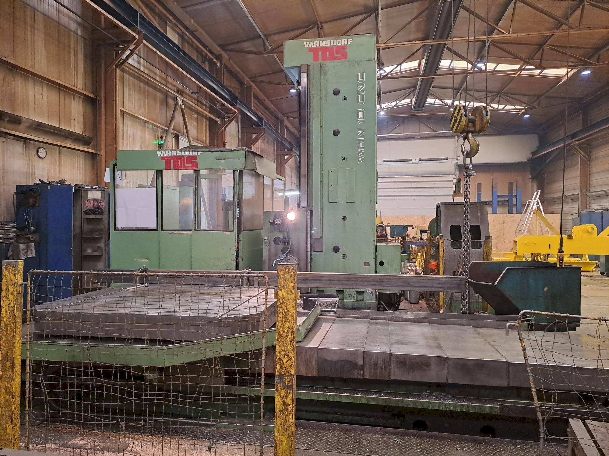 Vooraanzicht  van TOS WHN 13 CNC  machine