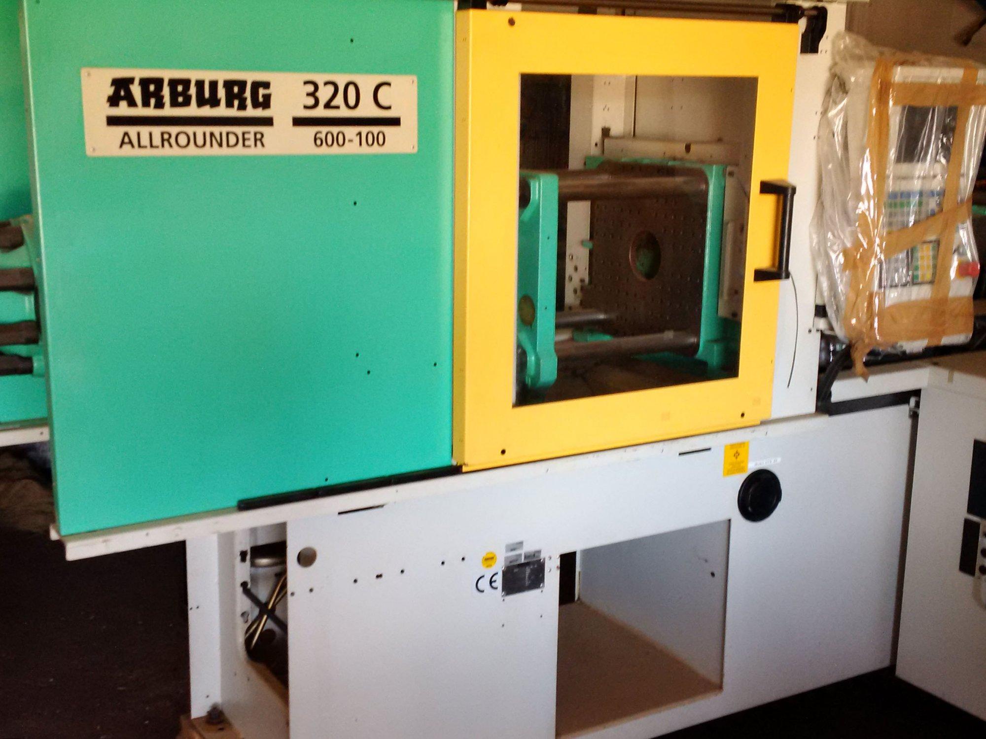 Vooraanzicht  van Arburg 320C 600-100 machine