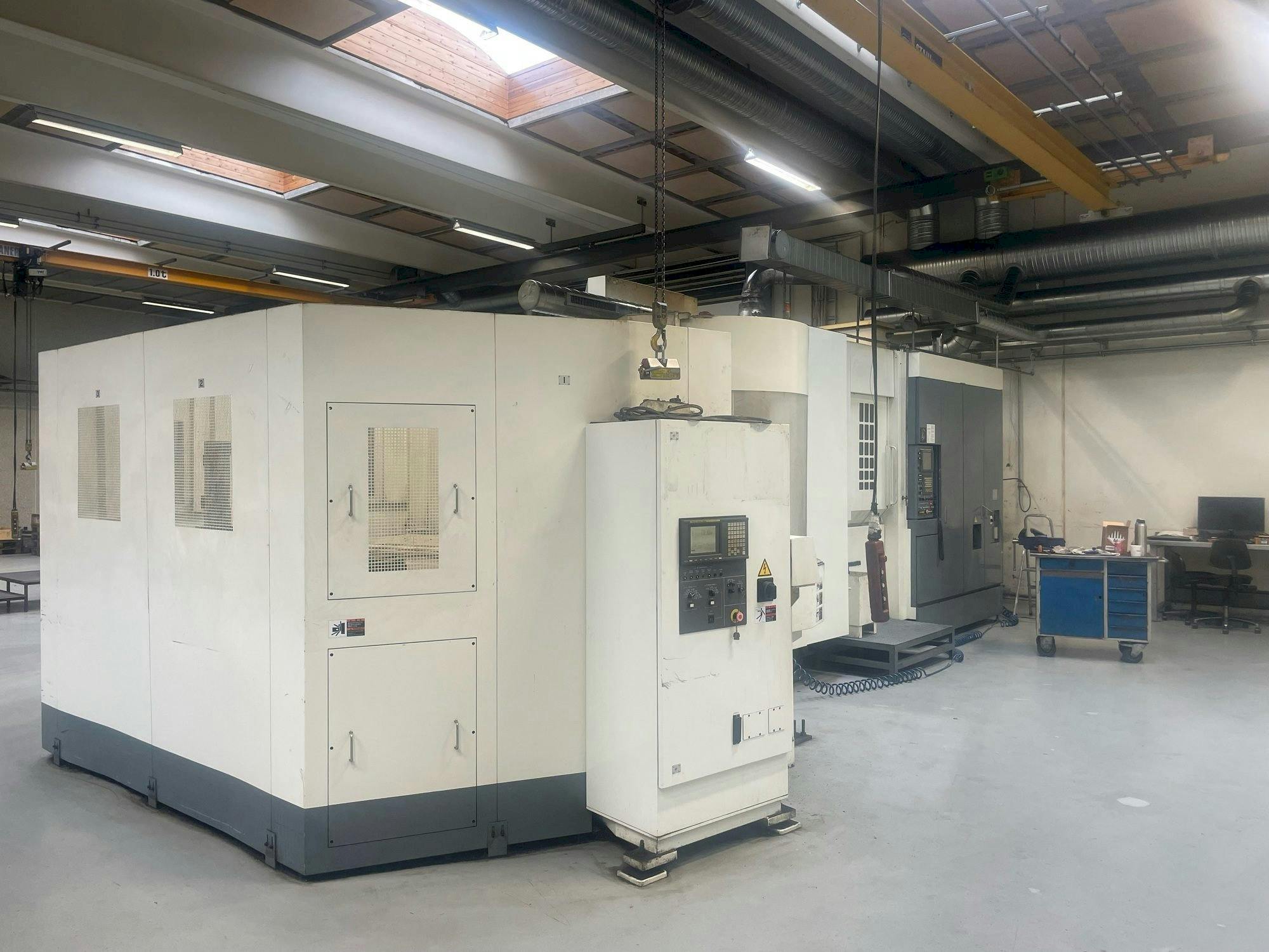 Linkerzijdeaanzicht  van Kitamura HX630i  machine