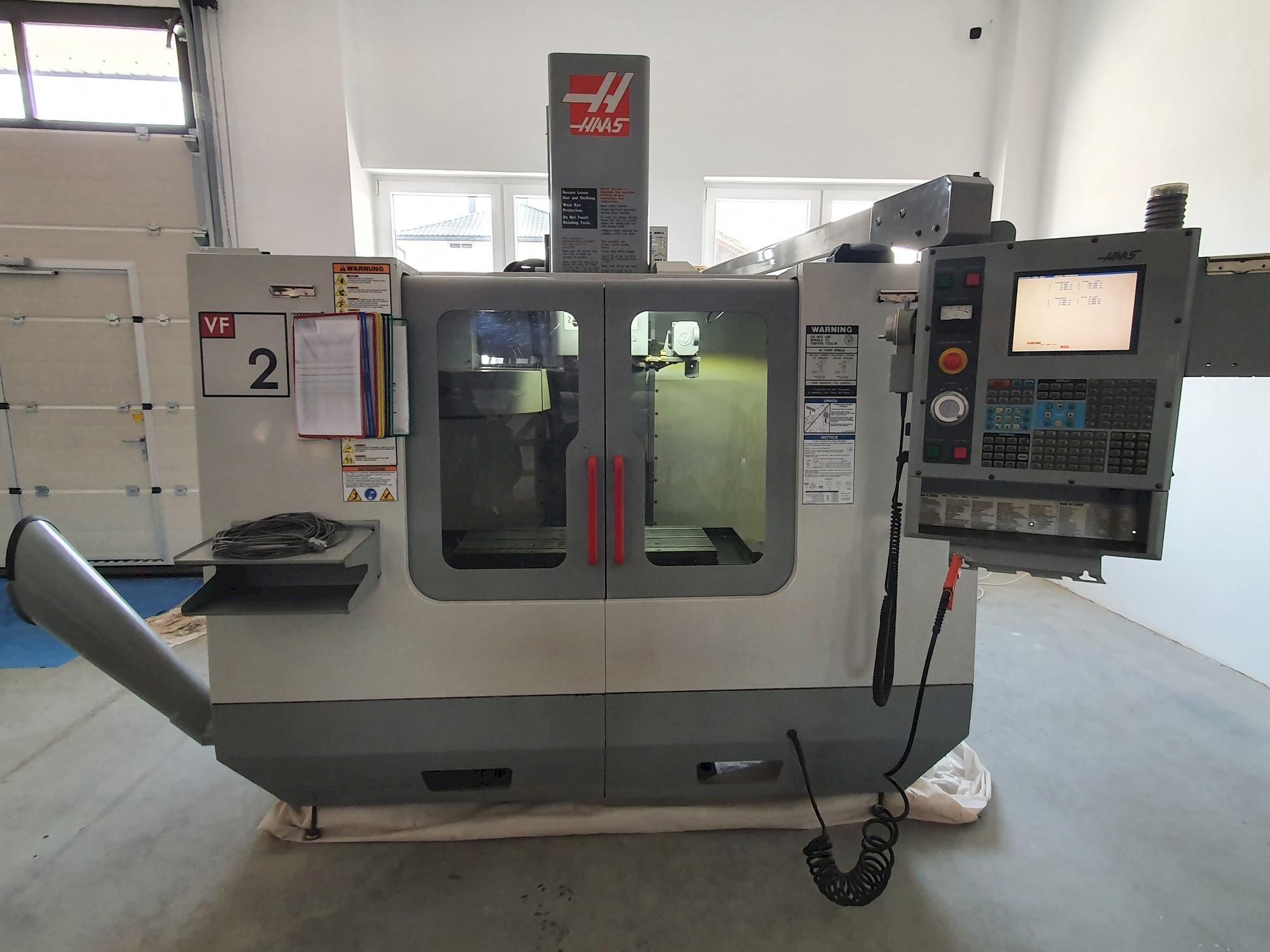 Vooraanzicht  van HAAS VF-2BHE  machine