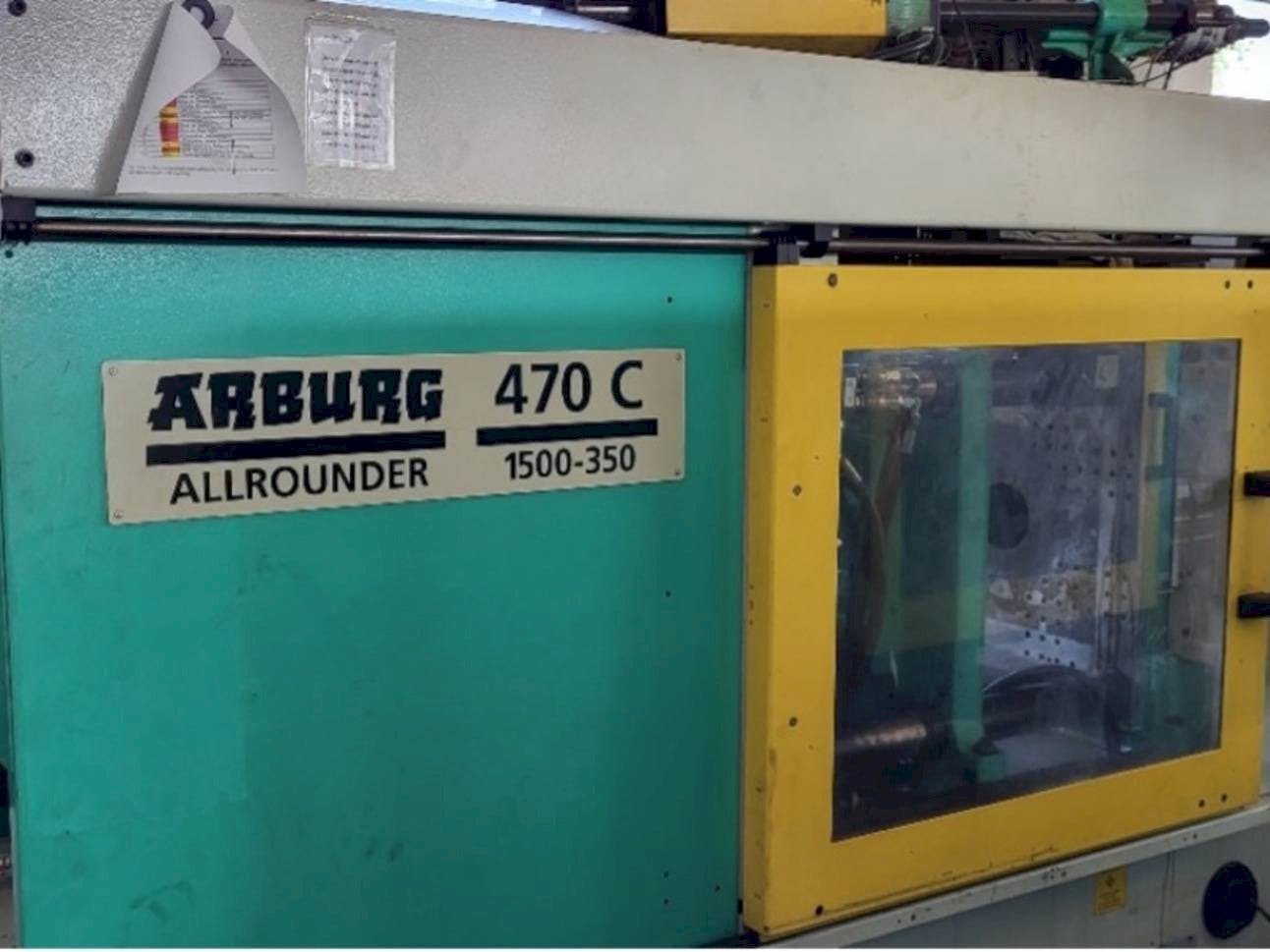 Vooraanzicht  van Arburg Allrounder 470C 1500 - 350/150  machine