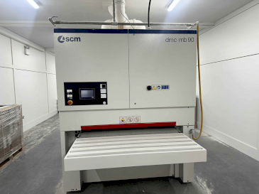 Vooraanzicht  van SCM DMC MB90 DBB135  machine