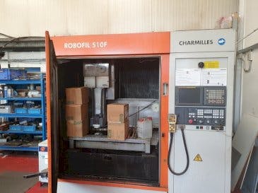 Vooraanzicht  van CHARMILLES Robofil 510F  machine