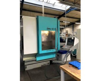 Linkerzijdeaanzicht  van DECKEL MAHO DMU 50 V  machine