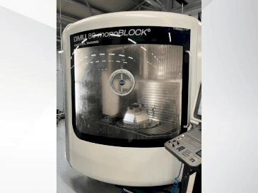 Vooraanzicht  van DMG MORI DMU 80 Monoblock  machine