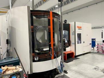 Vooraanzicht  van Mazak HCN-5000  machine