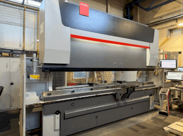 Vooraanzicht  van Bystronic ByBend Smart 300/4100  machine