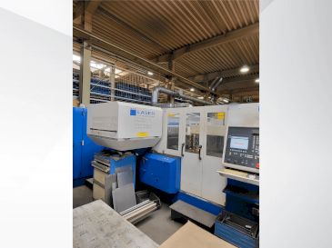 Vooraanzicht  van TRUMPF Trumatic L3030 4KW (CO2)  machine