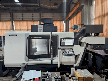 Vooraanzicht  van DMG MORI CTX beta 800  machine