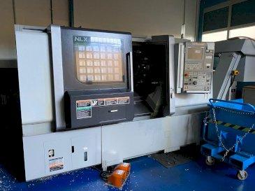 Vooraanzicht  van MORI SEIKI NLX 2500/MC700  machine