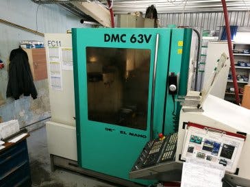 Recht aanzicht  van Deckel Maho Gildemeister DMC 63 V machine